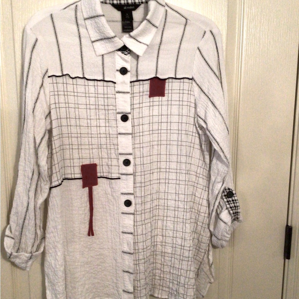 Ali miles button up top